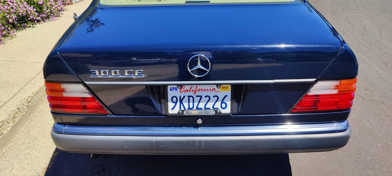 1992 Mercedes-Benz W124 E-Class - Image 19 of 31
