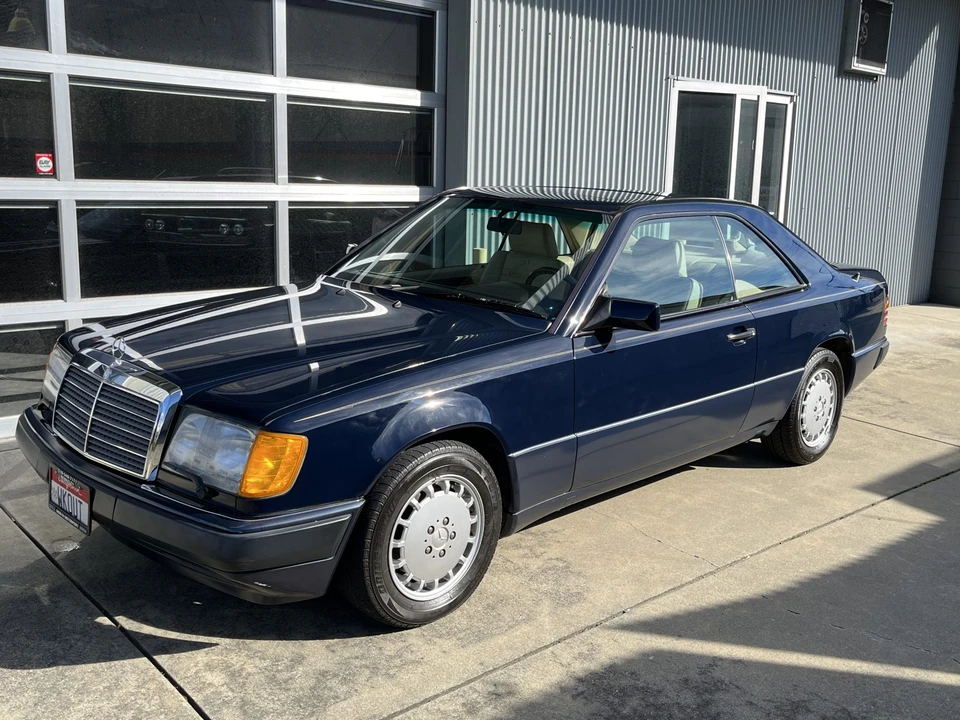 1992 Mercedes-Benz W124 E-Class - Image 2 of 31