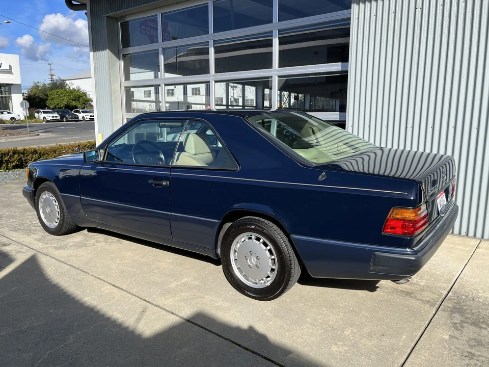 1992 Mercedes-Benz W124 E-Class - Image 13 of 31