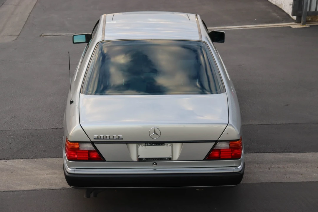 1992 Mercedes-Benz W124 E-Class - Image 11 of 31