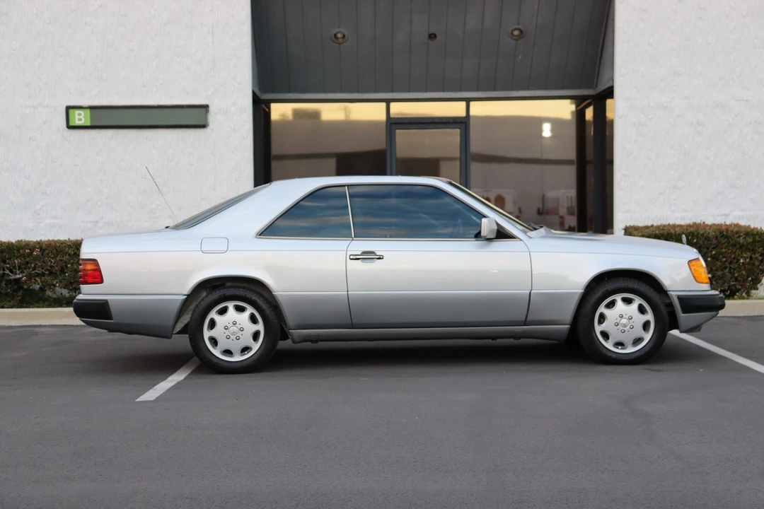 1992 Mercedes-Benz W124 E-Class - Image 15 of 31