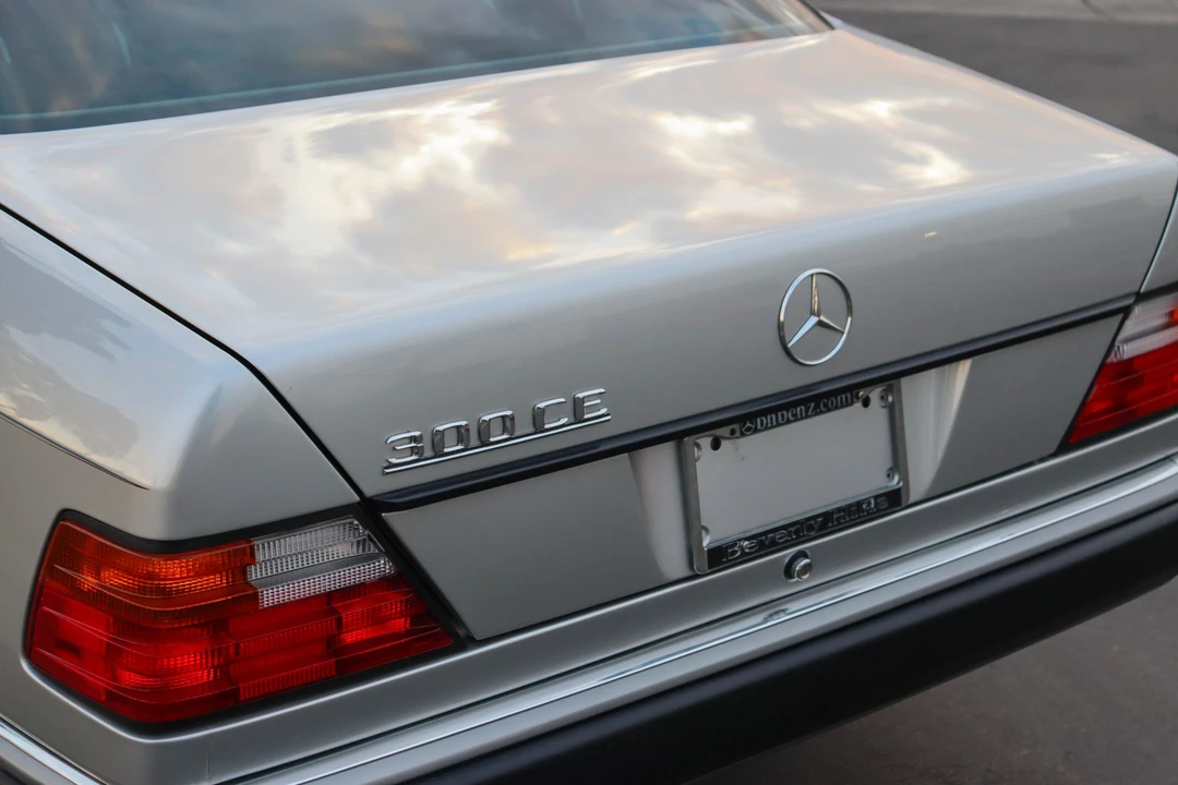 1992 Mercedes-Benz W124 E-Class - Image 29 of 31