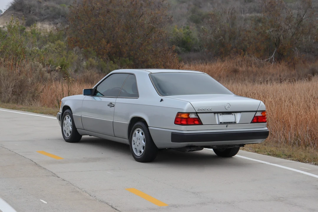 1992 Mercedes-Benz W124 E-Class - Image 9 of 31