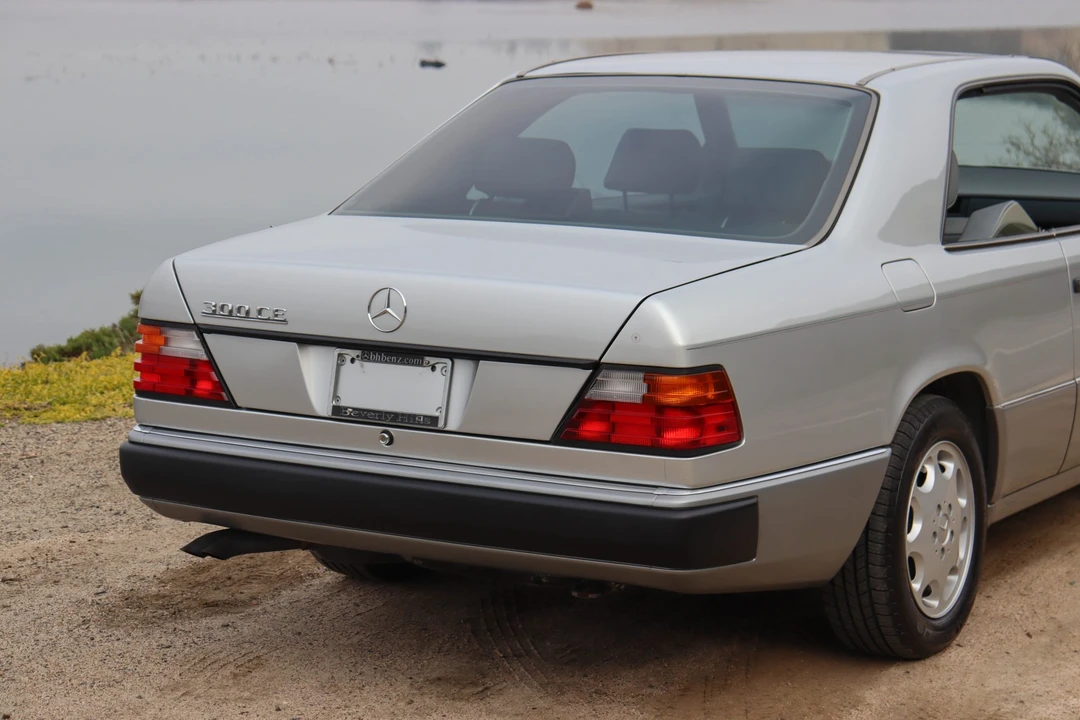 1992 Mercedes-Benz W124 E-Class - Image 28 of 31