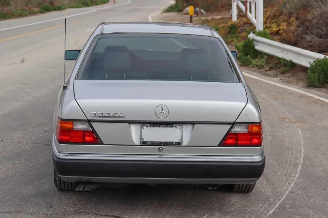 1992 Mercedes-Benz W124 E-Class - Image 13 of 31