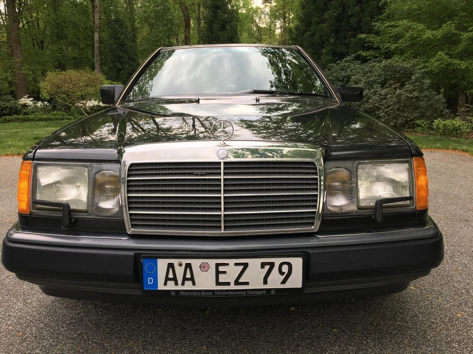 1992 Mercedes-Benz W124 E-Class - Image 2 of 31