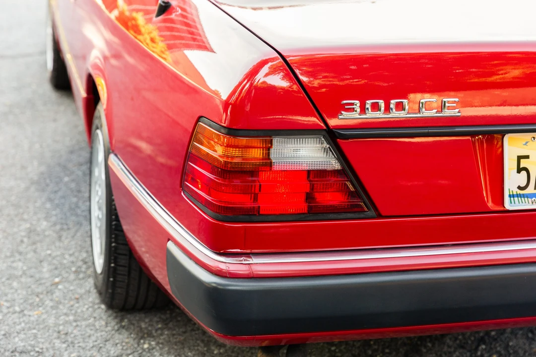 1992 Mercedes-Benz W124 E-Class - Image 12 of 31
