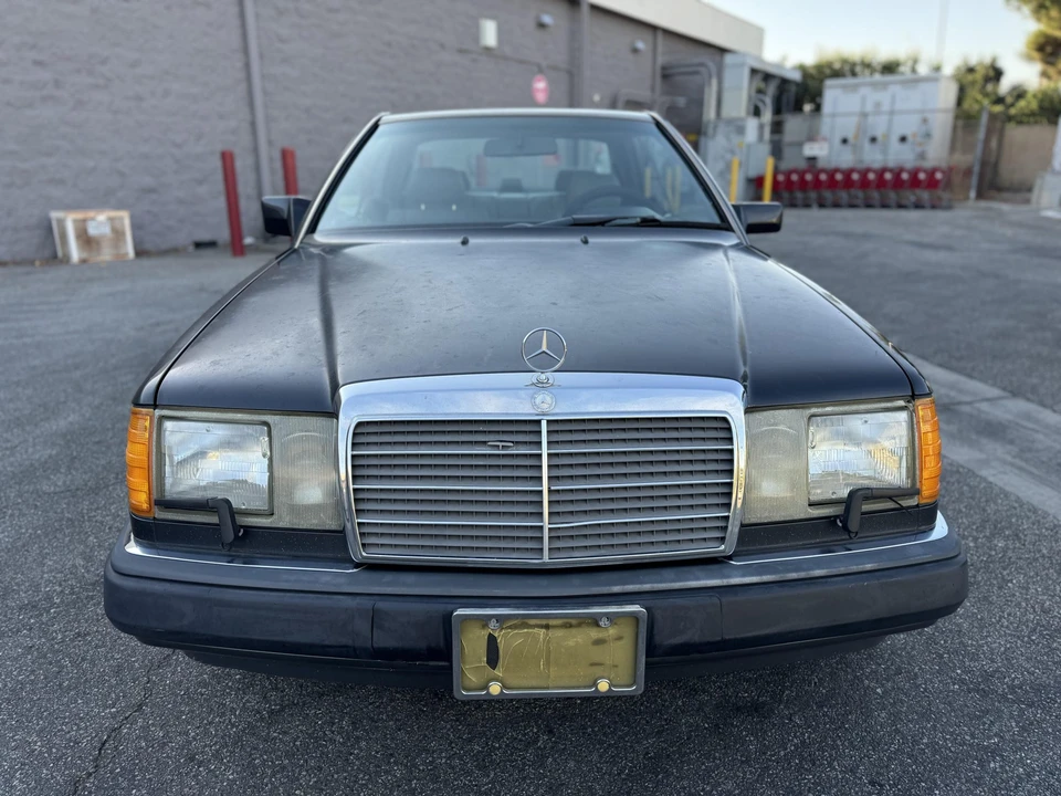 1992 Mercedes-Benz W124 E-Class - Image 19 of 31