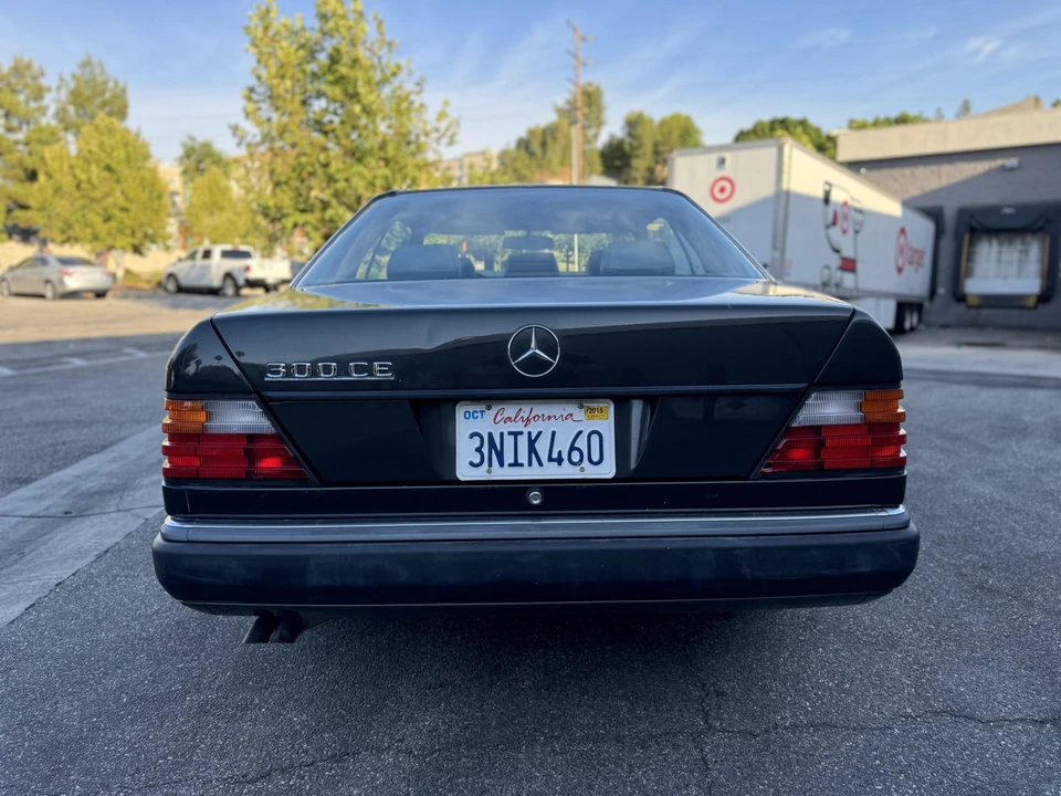 1992 Mercedes-Benz W124 E-Class - Image 11 of 31