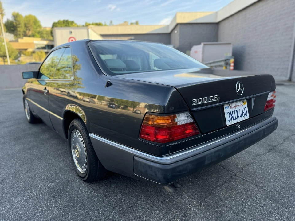 1992 Mercedes-Benz W124 E-Class - Image 9 of 31