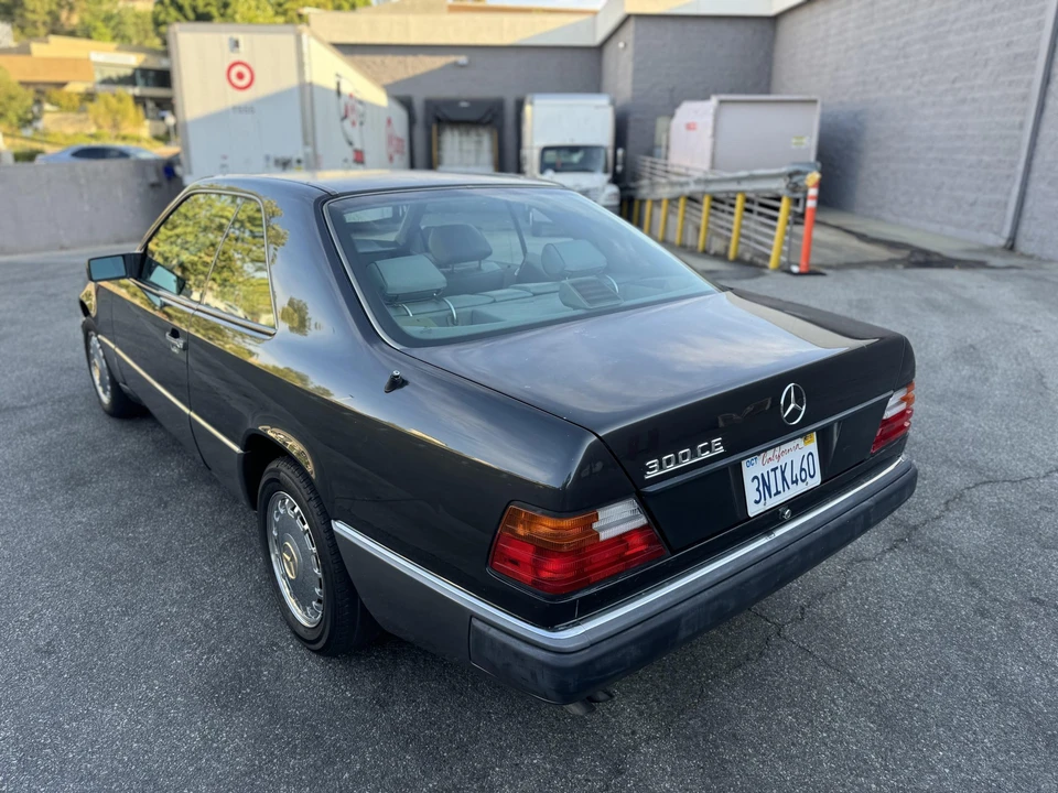 1992 Mercedes-Benz W124 E-Class - Image 8 of 31
