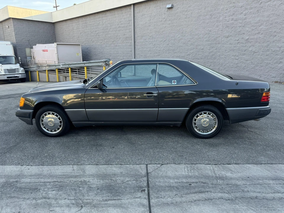 1992 Mercedes-Benz W124 E-Class - Image 6 of 31