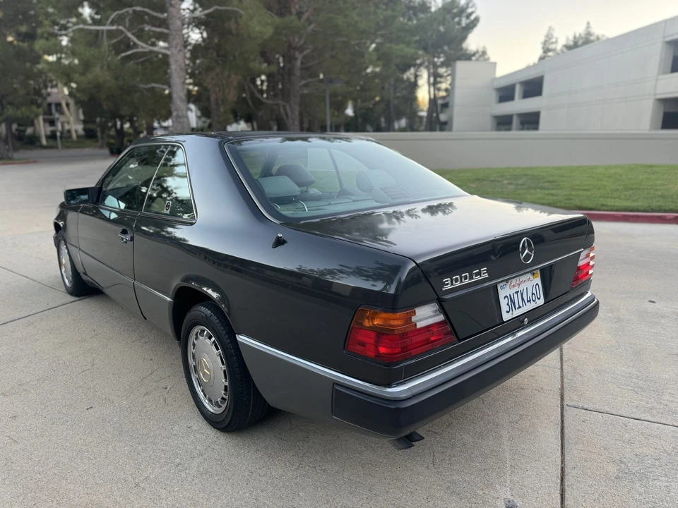1992 Mercedes-Benz W124 E-Class - Image 23 of 31