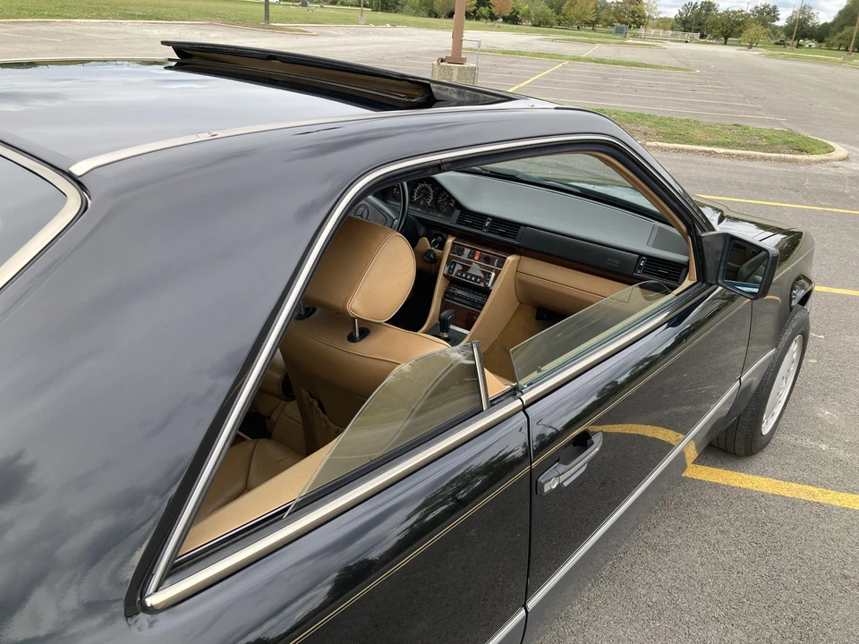 1992 Mercedes-Benz W124 E-Class - Image 12 of 31