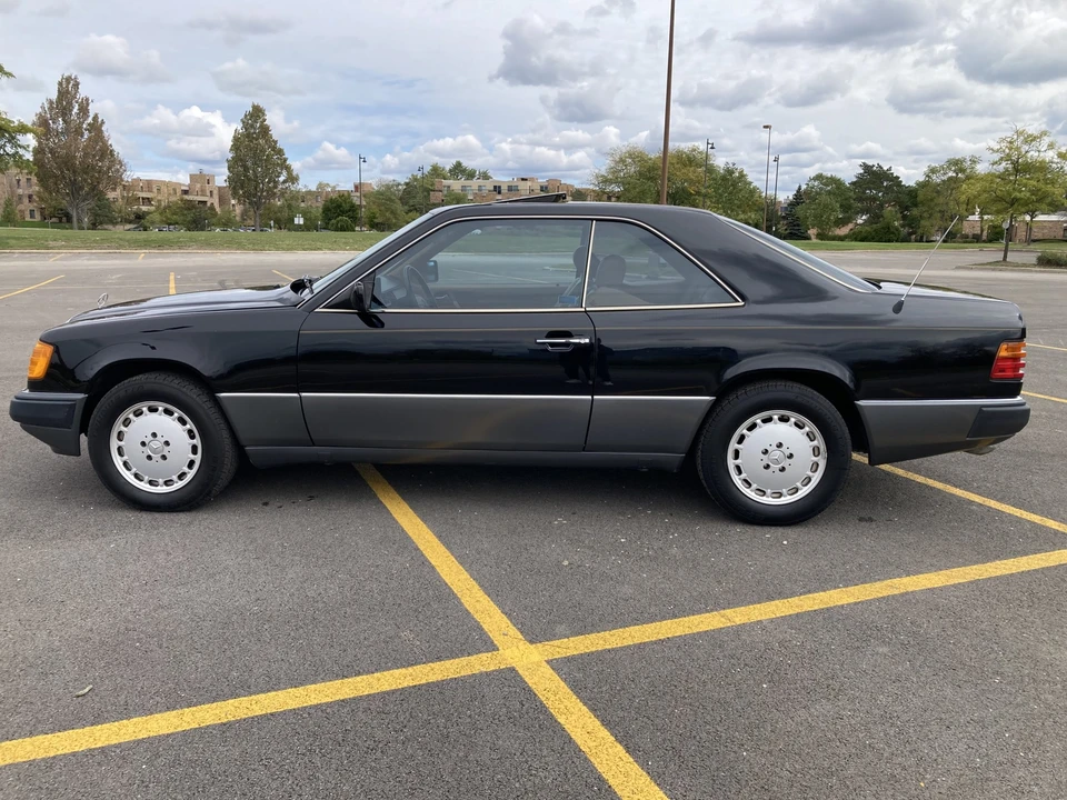 1992 Mercedes-Benz W124 E-Class - Image 9 of 31