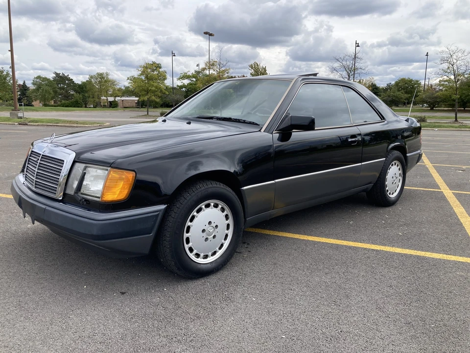 1992 Mercedes-Benz W124 E-Class - Image 2 of 31
