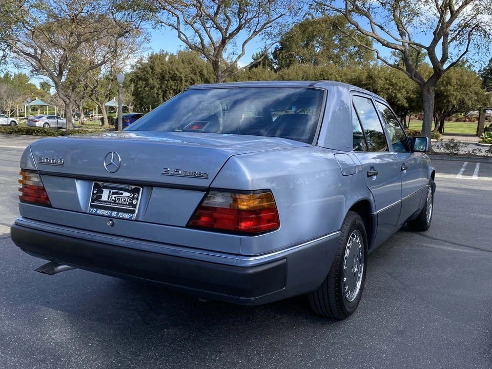 1992 Mercedes-Benz W124 E-Class - Image 10 of 31