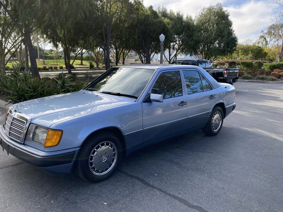 1992 Mercedes-Benz W124 E-Class - Image 13 of 31