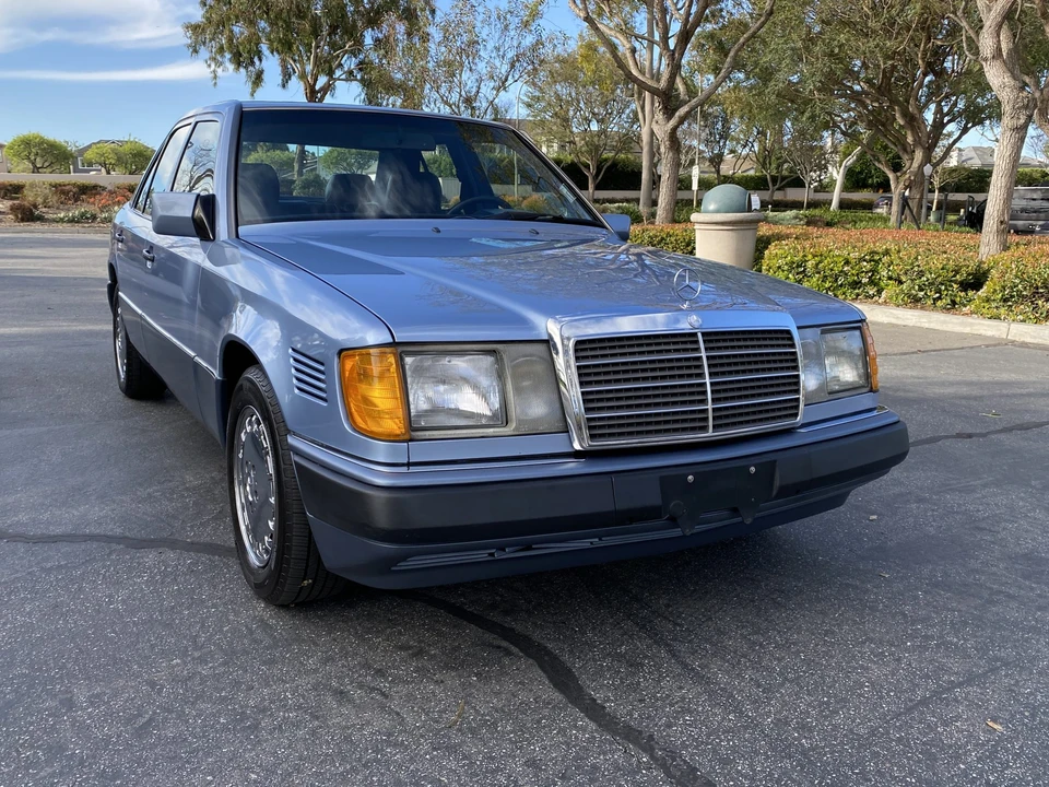 1992 Mercedes-Benz W124 E-Class - Image 2 of 31