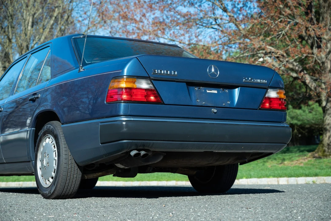 1992 Mercedes-Benz W124 E-Class - Image 23 of 31