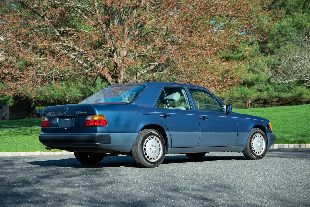 1992 Mercedes-Benz W124 E-Class - Image 12 of 31