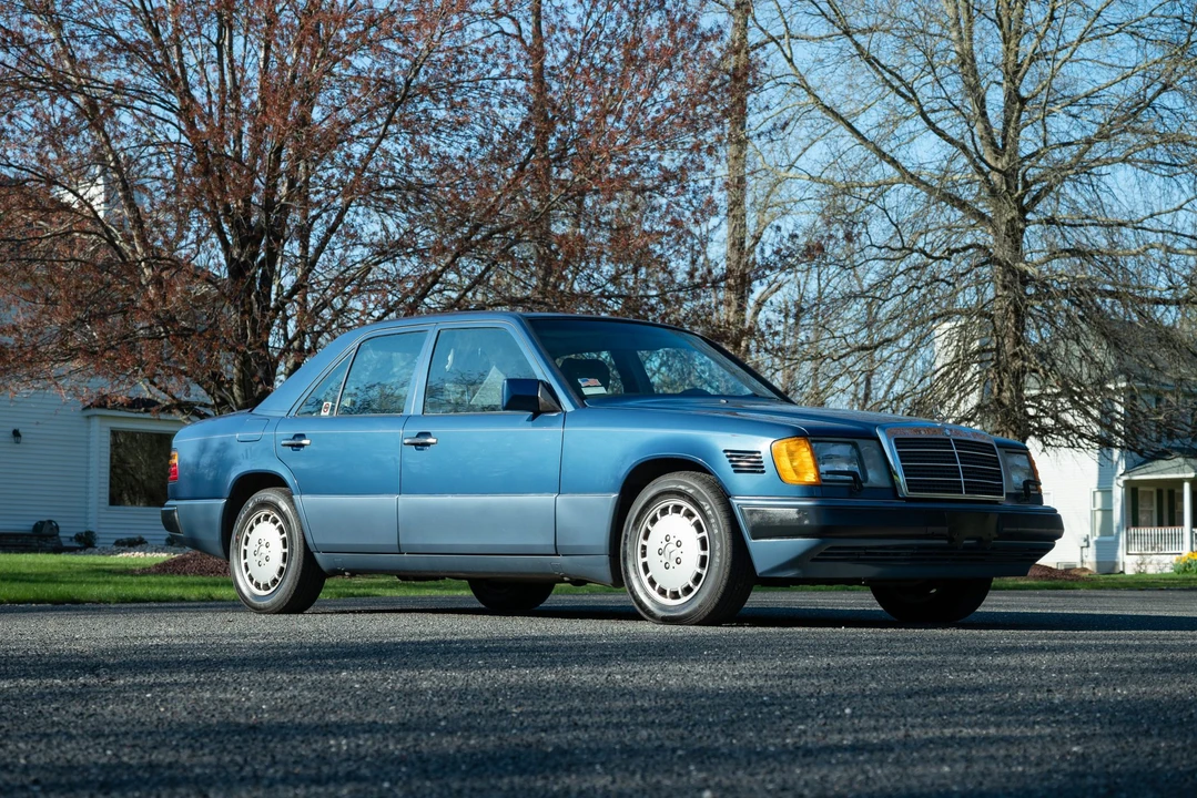 1992 Mercedes-Benz W124 E-Class - Image 2 of 31