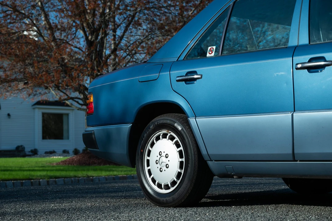 1992 Mercedes-Benz W124 E-Class - Image 22 of 31