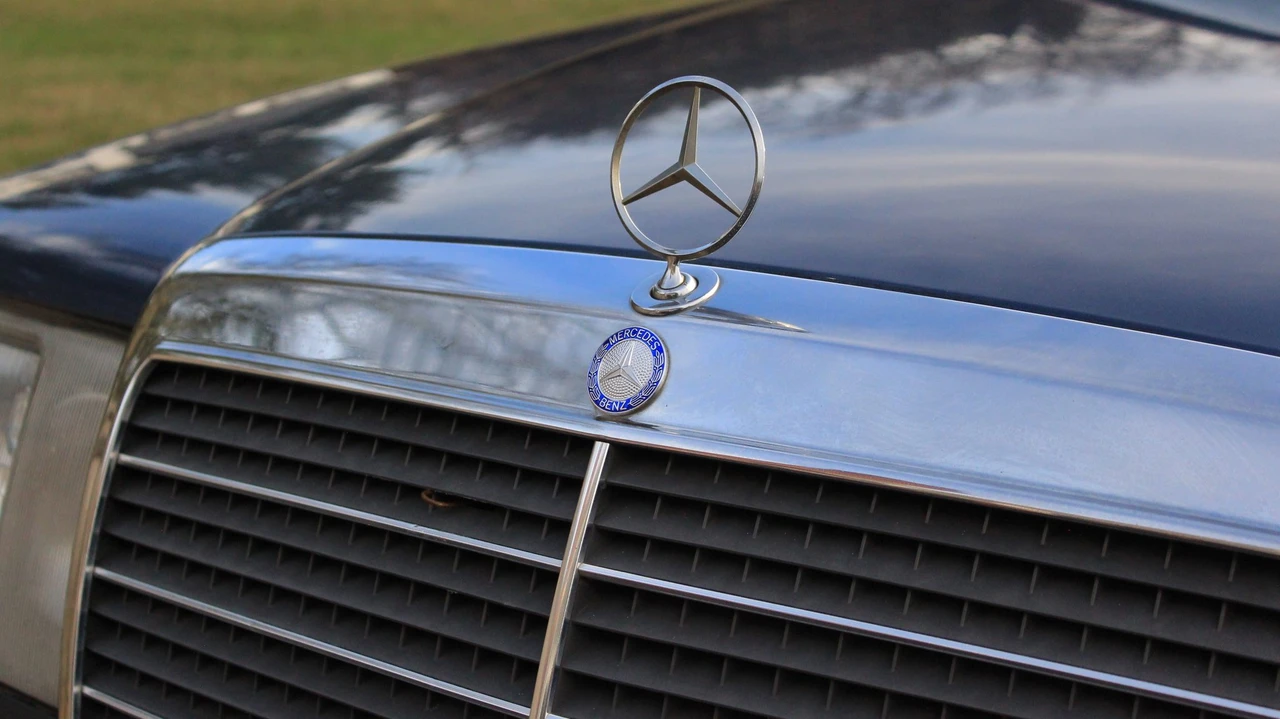 1992 Mercedes-Benz W124 E-Class - Image 16 of 31