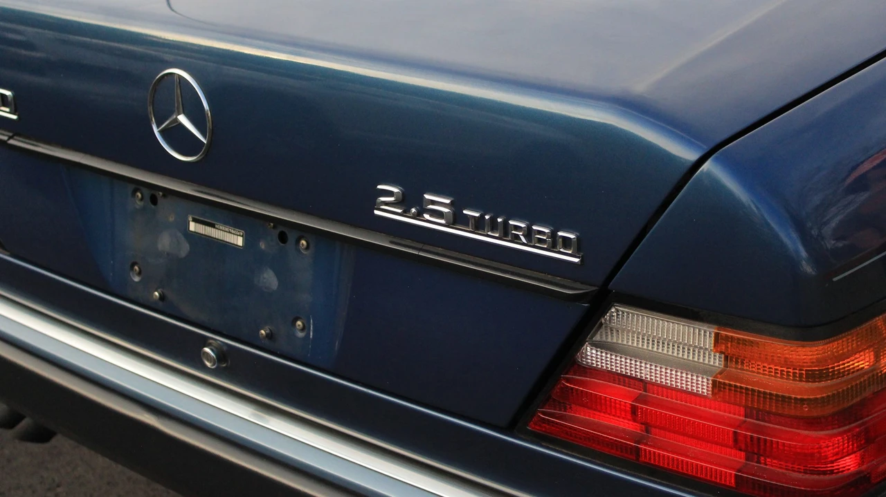 1992 Mercedes-Benz W124 E-Class - Image 26 of 31