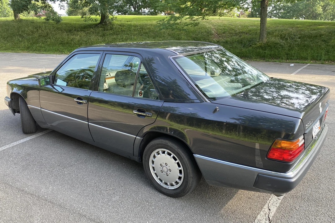 1992 Mercedes-Benz W124 E-Class - Image 4 of 5