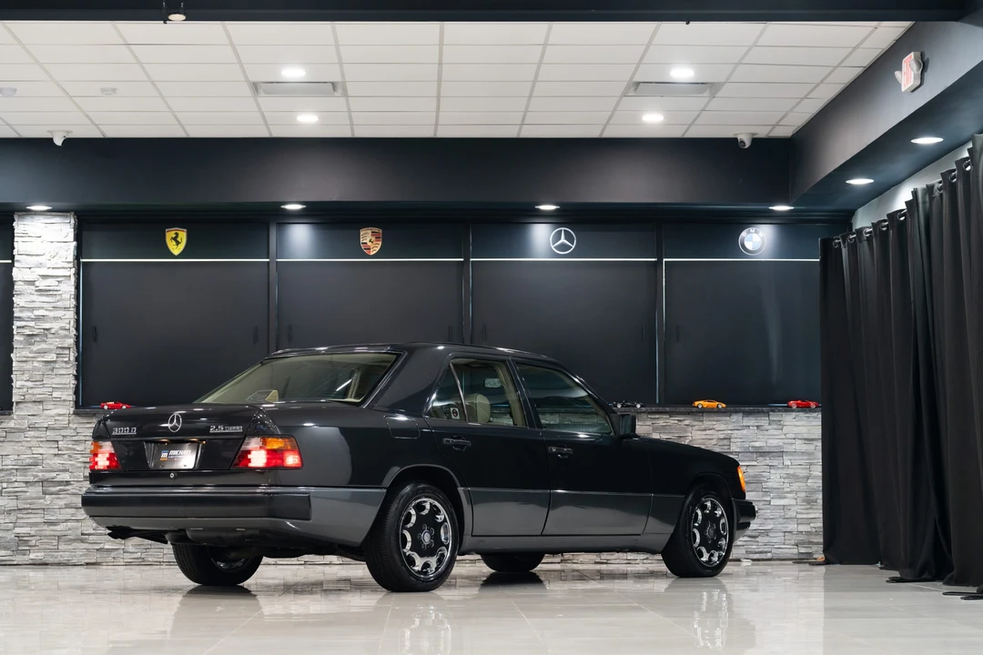 1992 Mercedes-Benz W124 E-Class - Image 25 of 31