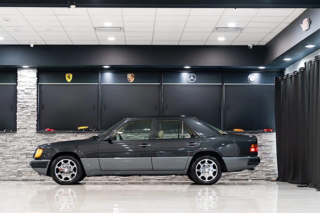 1992 Mercedes-Benz W124 E-Class - Image 14 of 31