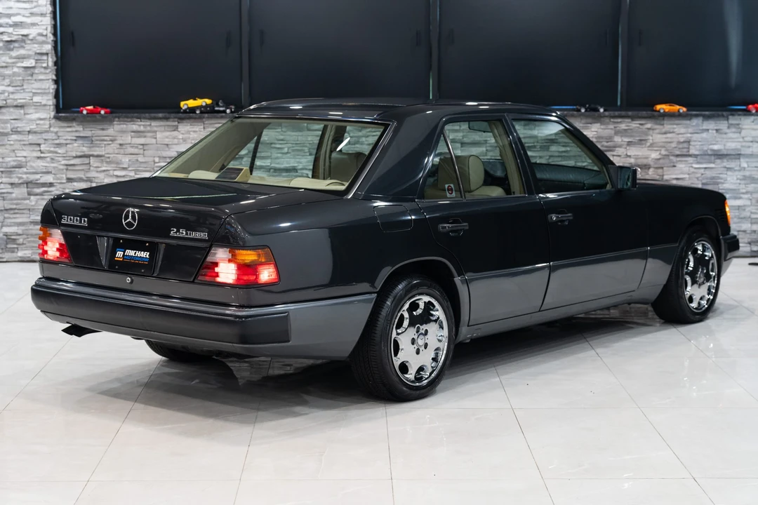 1992 Mercedes-Benz W124 E-Class - Image 27 of 31