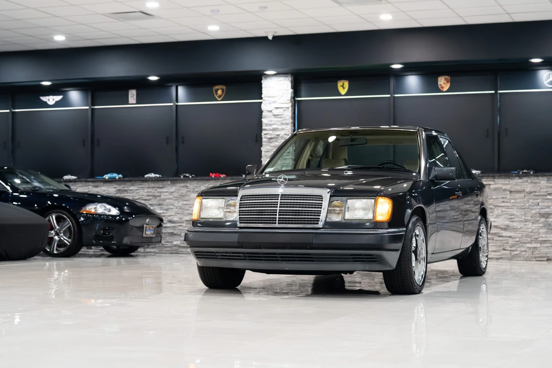 1992 Mercedes-Benz W124 E-Class - Image 2 of 31