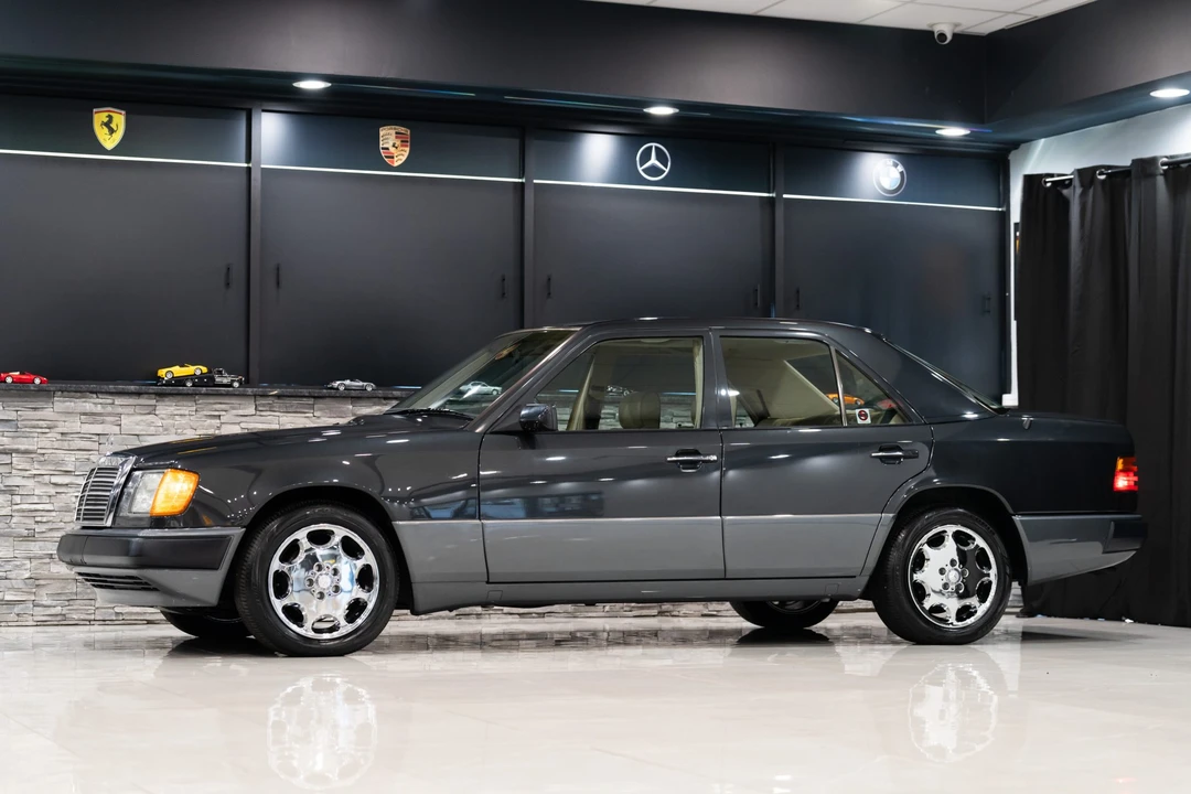 1992 Mercedes-Benz W124 E-Class - Image 13 of 31
