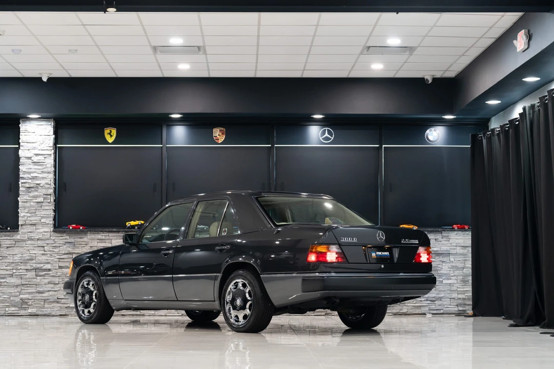 1992 Mercedes-Benz W124 E-Class - Image 17 of 31