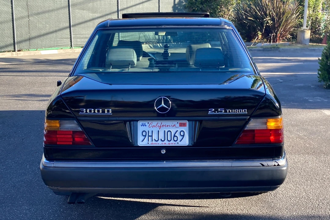 1992 Mercedes-Benz W124 E-Class - Image 5 of 31