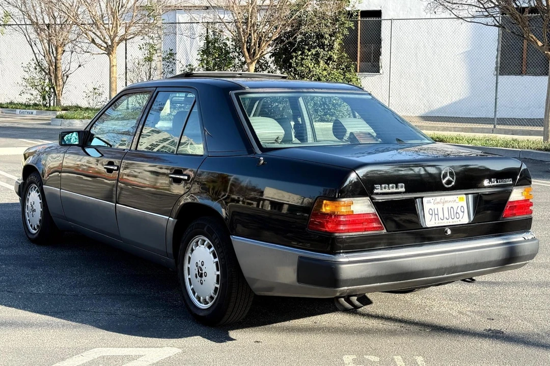 1992 Mercedes-Benz W124 E-Class - Image 4 of 31