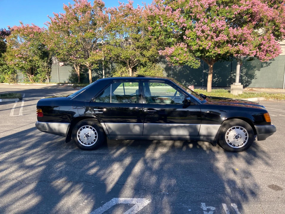 1992 Mercedes-Benz W124 E-Class - Image 9 of 31