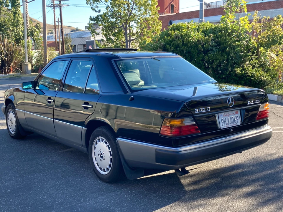 1992 Mercedes-Benz W124 E-Class - Image 7 of 31