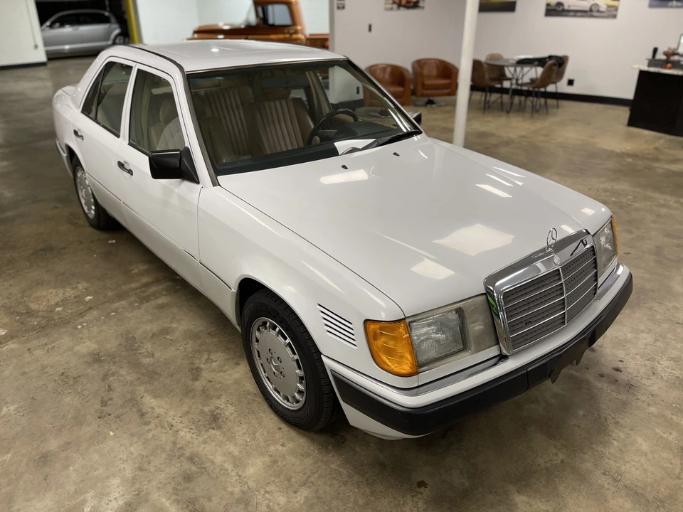 1992 Mercedes-Benz W124 E-Class - Image 6 of 31