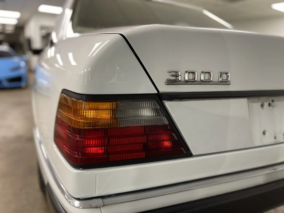1992 Mercedes-Benz W124 E-Class - Image 15 of 31