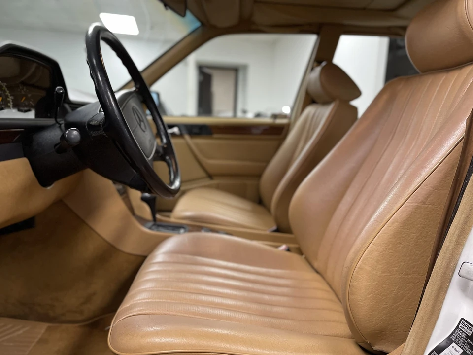 1992 Mercedes-Benz W124 E-Class - Image 29 of 31
