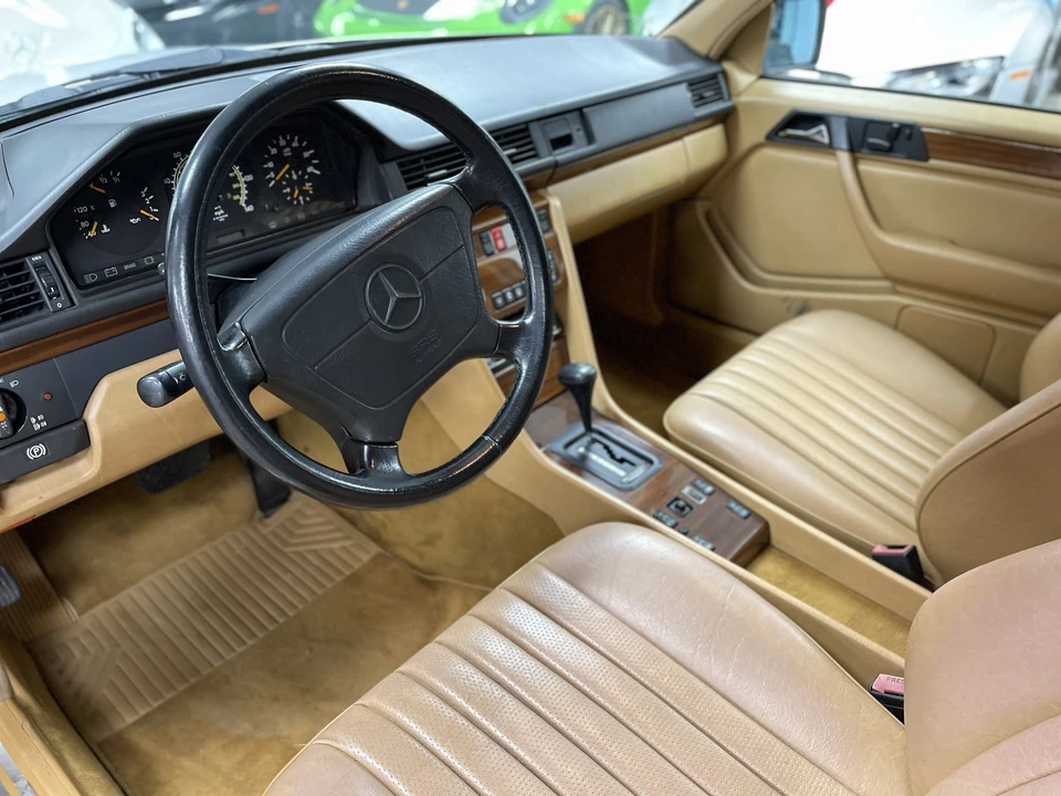 1992 Mercedes-Benz W124 E-Class - Image 20 of 31