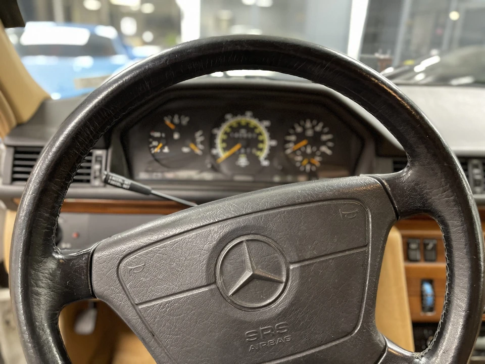 1992 Mercedes-Benz W124 E-Class - Image 23 of 31