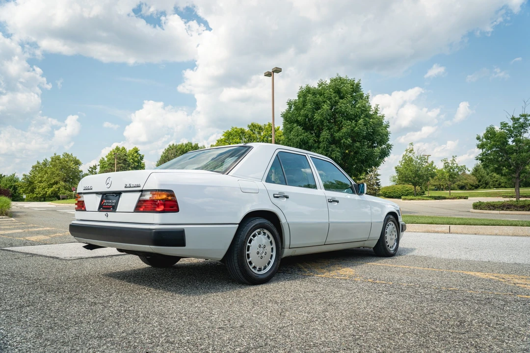 1992 Mercedes-Benz W124 E-Class - Image 7 of 31