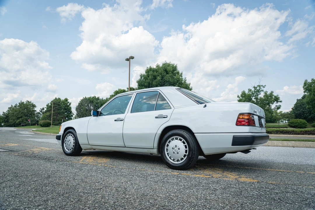1992 Mercedes-Benz W124 E-Class - Image 4 of 31