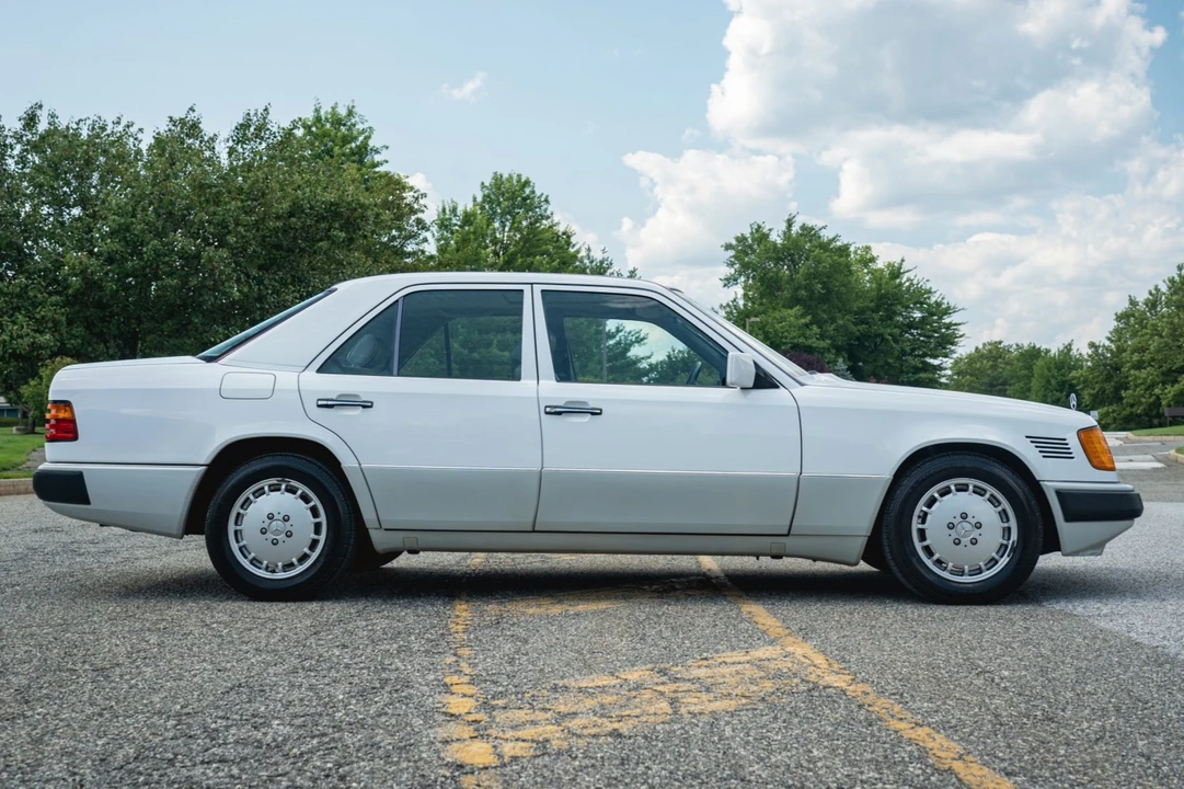 1992 Mercedes-Benz W124 E-Class - Image 9 of 31