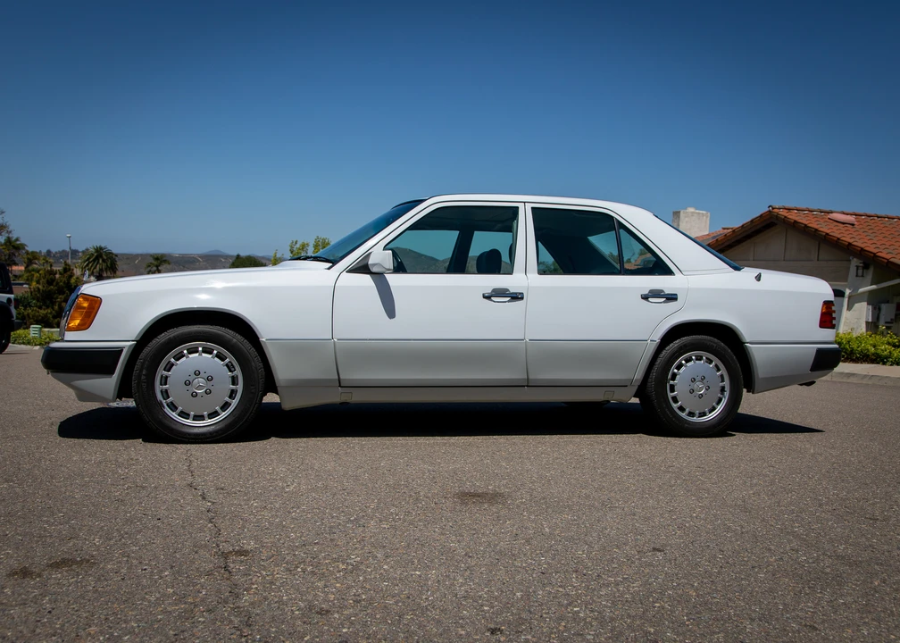 1992 Mercedes-Benz W124 E-Class - Image 14 of 31