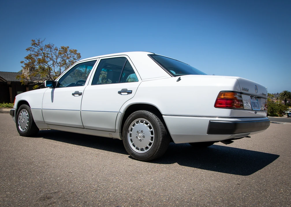 1992 Mercedes-Benz W124 E-Class - Image 13 of 31